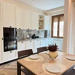 アパート Luxury Apartment, A