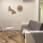 Luxury Apartment, A アパート *
