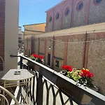 アパート Luxury Apartment, A パッシニャーノ・スル・トラジメーノ