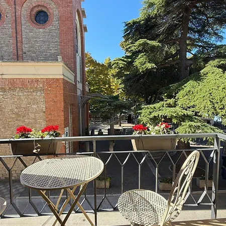 Boutique Apartment - Lake View & Historic Charm In Passignano Sul Trasimeno Apartamento