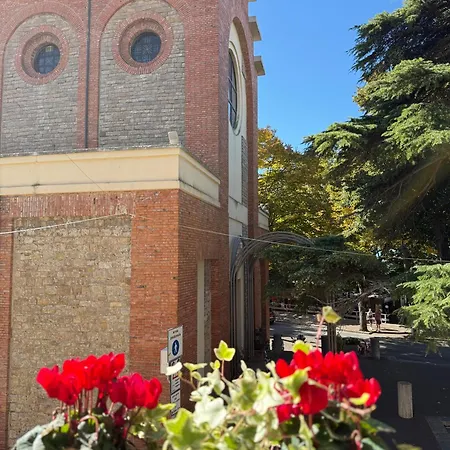 Luxury Apartment, A *