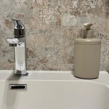 Luxury Apartment, A *