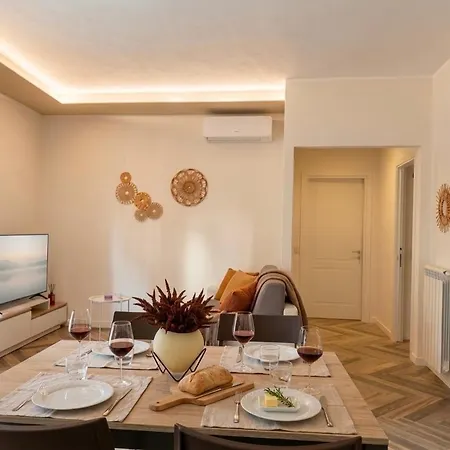 Lejlighed Luxury Apartment, A *