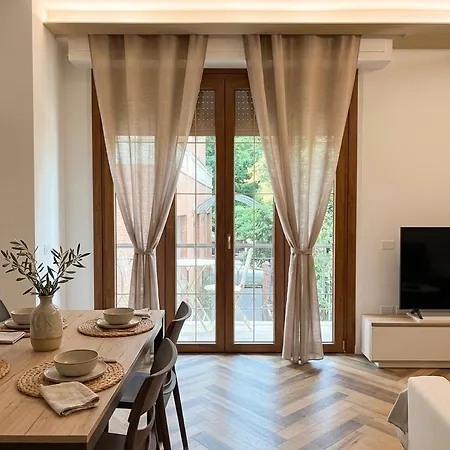 Luxury Apartment, A *